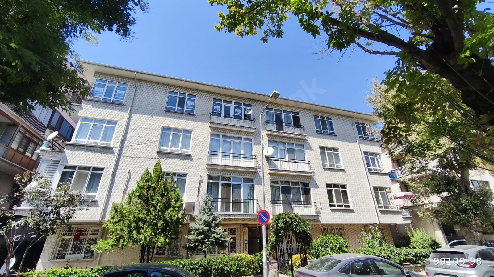 AYDINLIKEVLER ARAMA SOKAK'TA ÖN CEPHELİ SATILIK 3+1 DAİRE