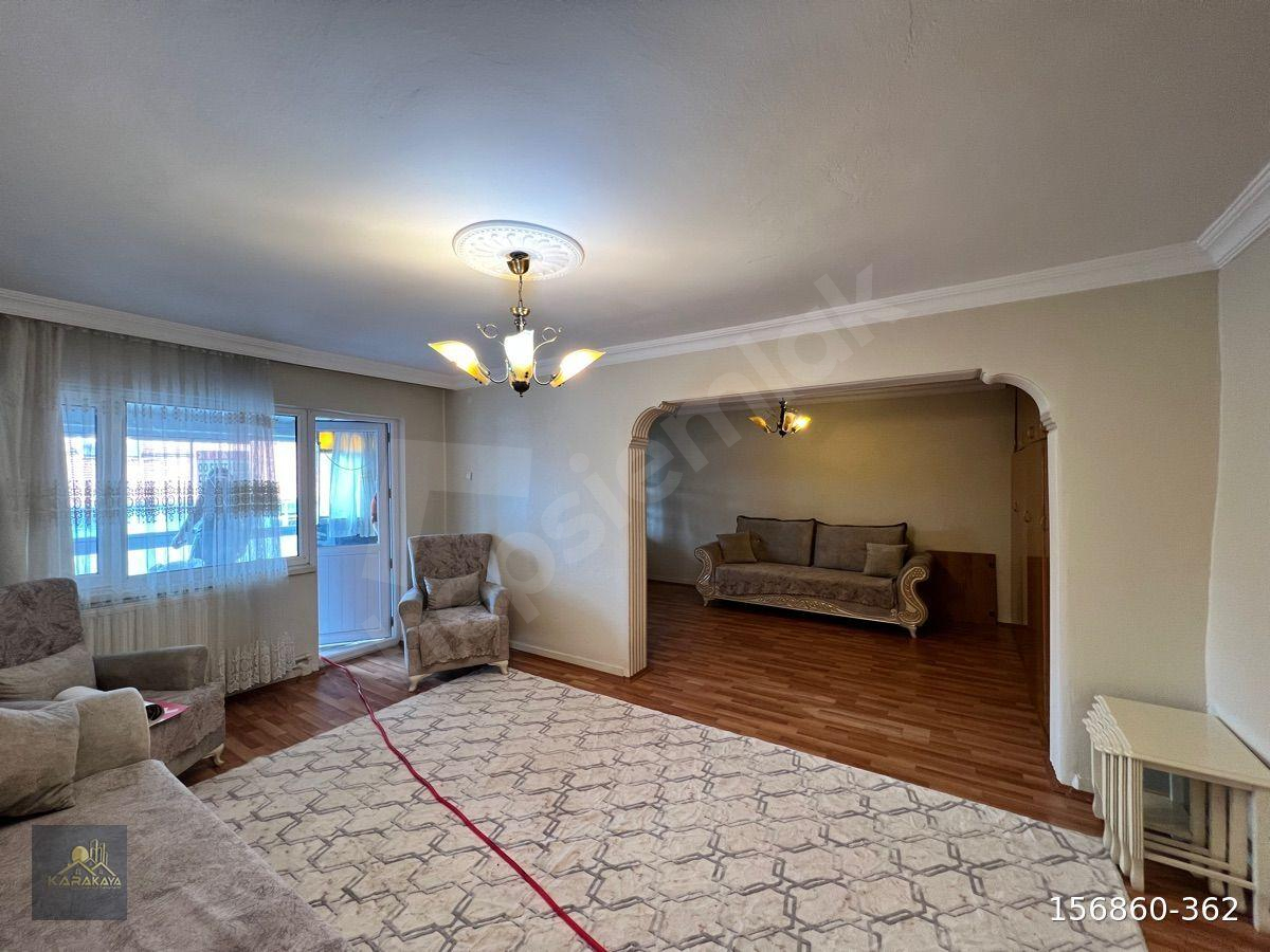 KARAKAYA EMLAKTAN BOZKURT CADDESİNDE SATILIK EŞYALI DAİRE