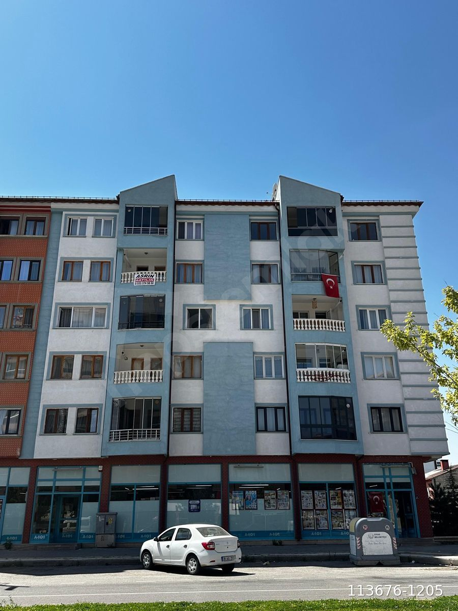 ASRIN E LAK’TAN KARDEŞLER MAH.BAĞDAT CAD.ÜZERİ KOMBİLİ ARAKAT ASANSÖRLÜ SATILIK DAİRE