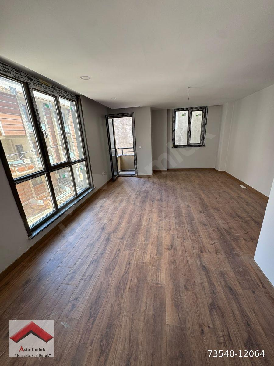 ASIA EMLAKTAN İÇERENKÖY METROYA YAKIN SIFIR BİNADA 2+1 DAİRE