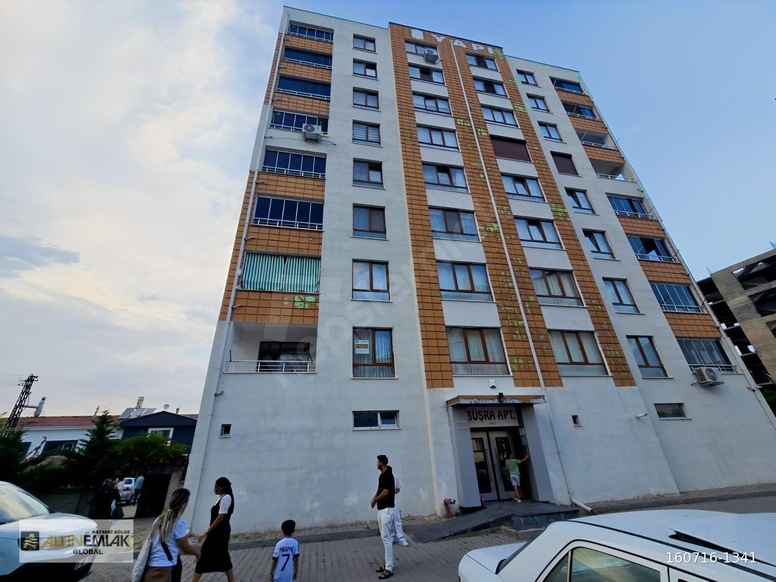 UĞUREVLER'DE SATILIK 3+1 DAİRE