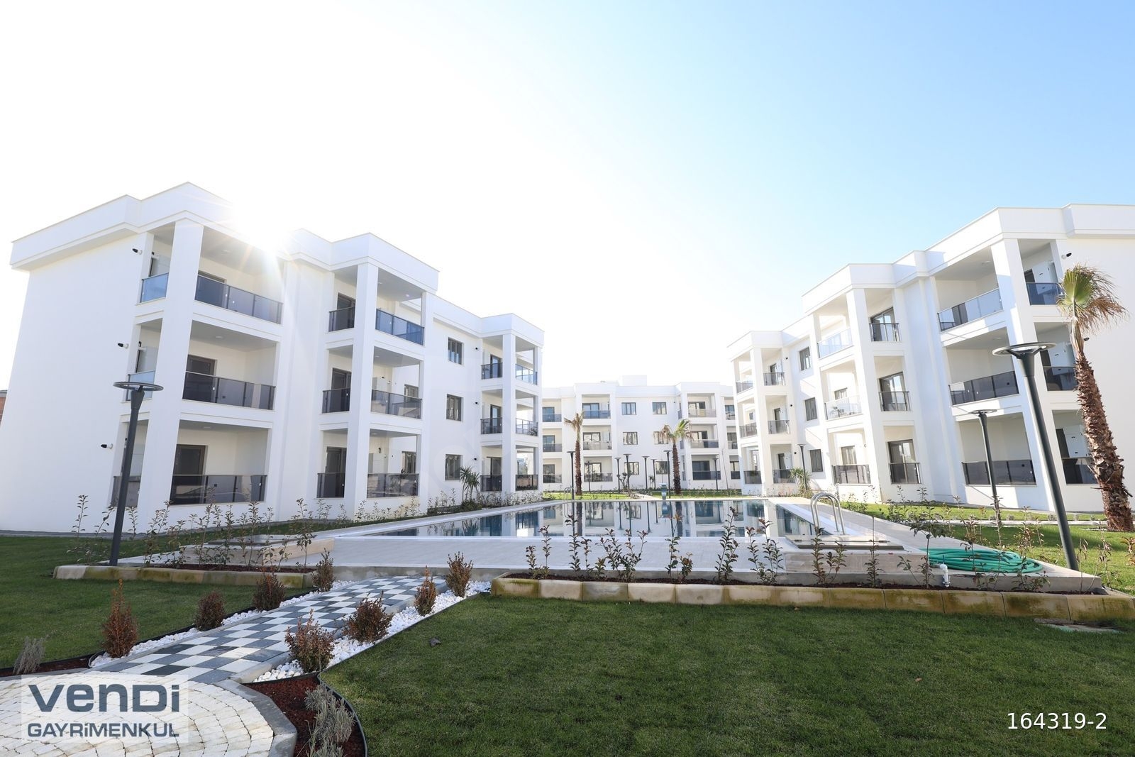 Vendi Gayrimenkulden Havuzlu Sitede Sanayi ve CBÜ Yakını 1+1