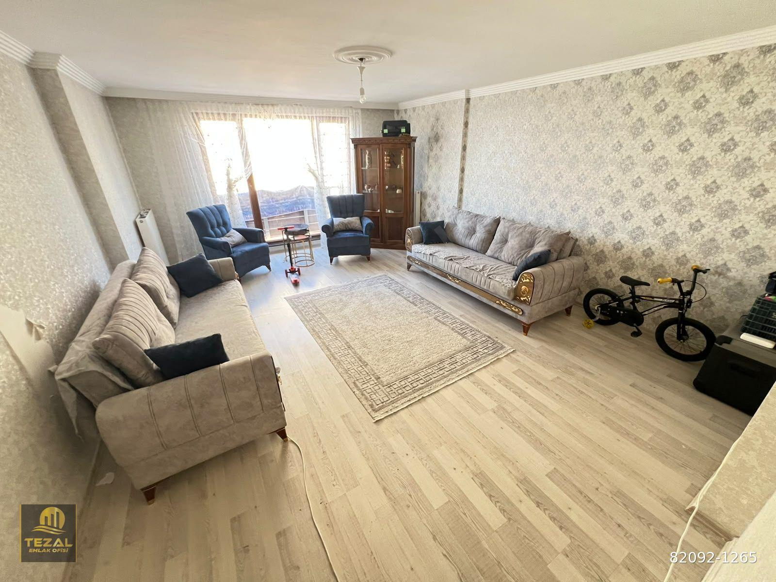 SANCAKTEPE 'de 3+1 KAT KONUMU GENİŞ BALKON E.BANYOLU ÖNÜ AÇIK