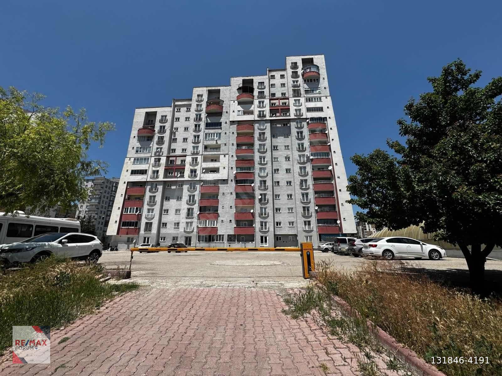 Altınoluk OSB Yolu Üzeri Satılık 4+1 Daire