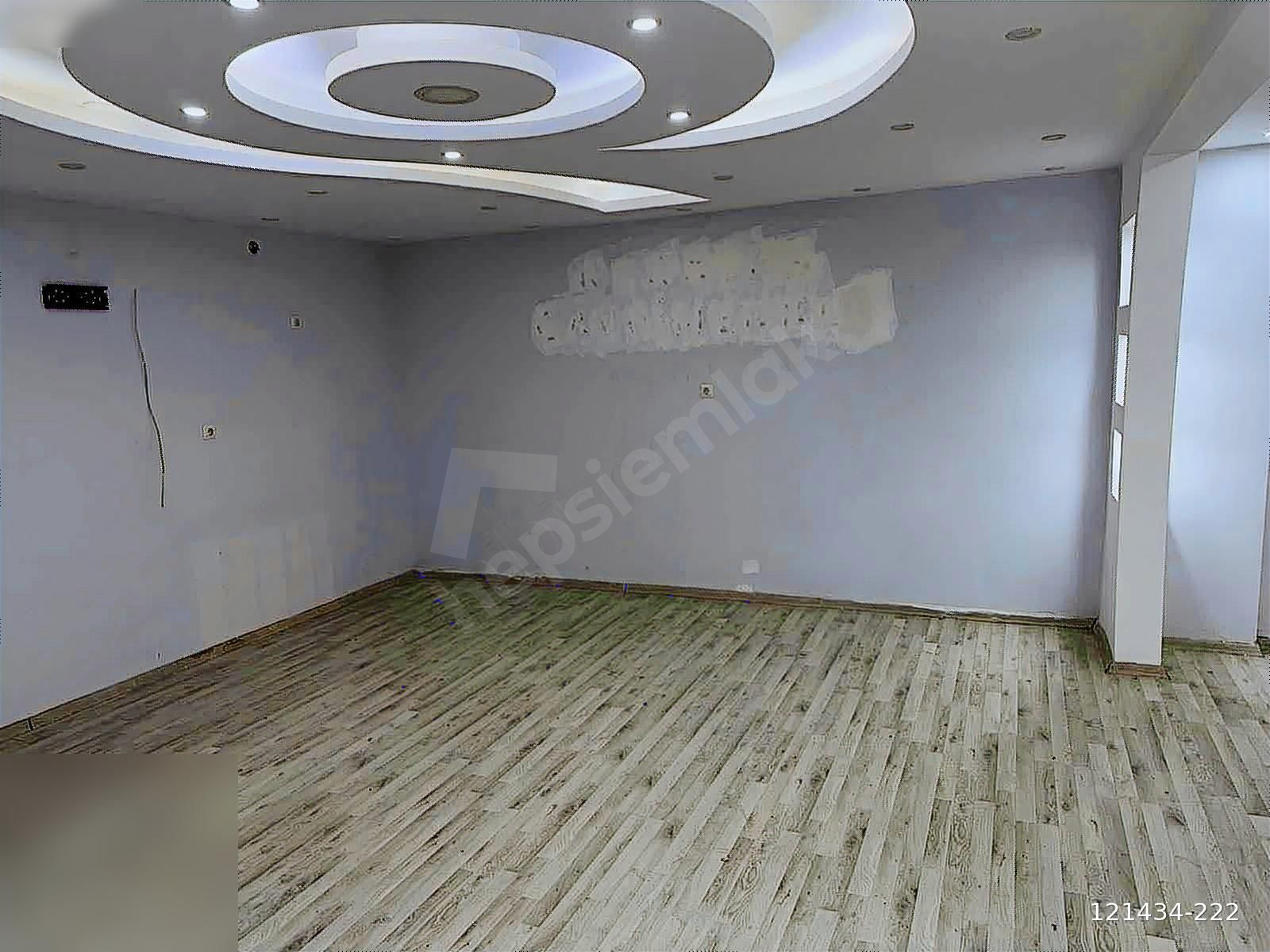 KARATAŞ GAYRİMENKULDEN 150 m2 FIRSAT DAİRE..