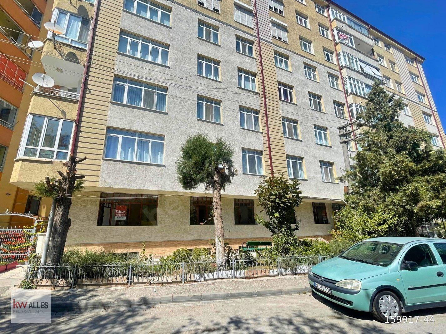 Gökmeydan Ahmet Oğuz Sitesi'nde Tramvaya Sıfır 3+1 Kiralık