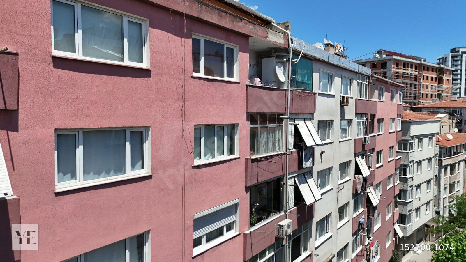 Ulaşımın Merkezinde Meydana ve Metroya Komşu Satılık daire