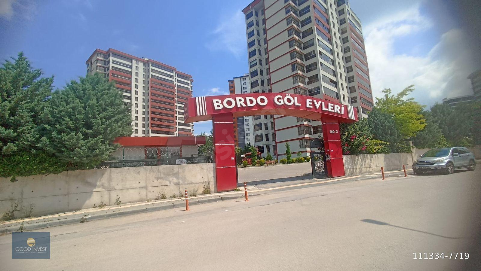 Y.Mahalle Susuz 4+1 Satılık BOŞ Daire.