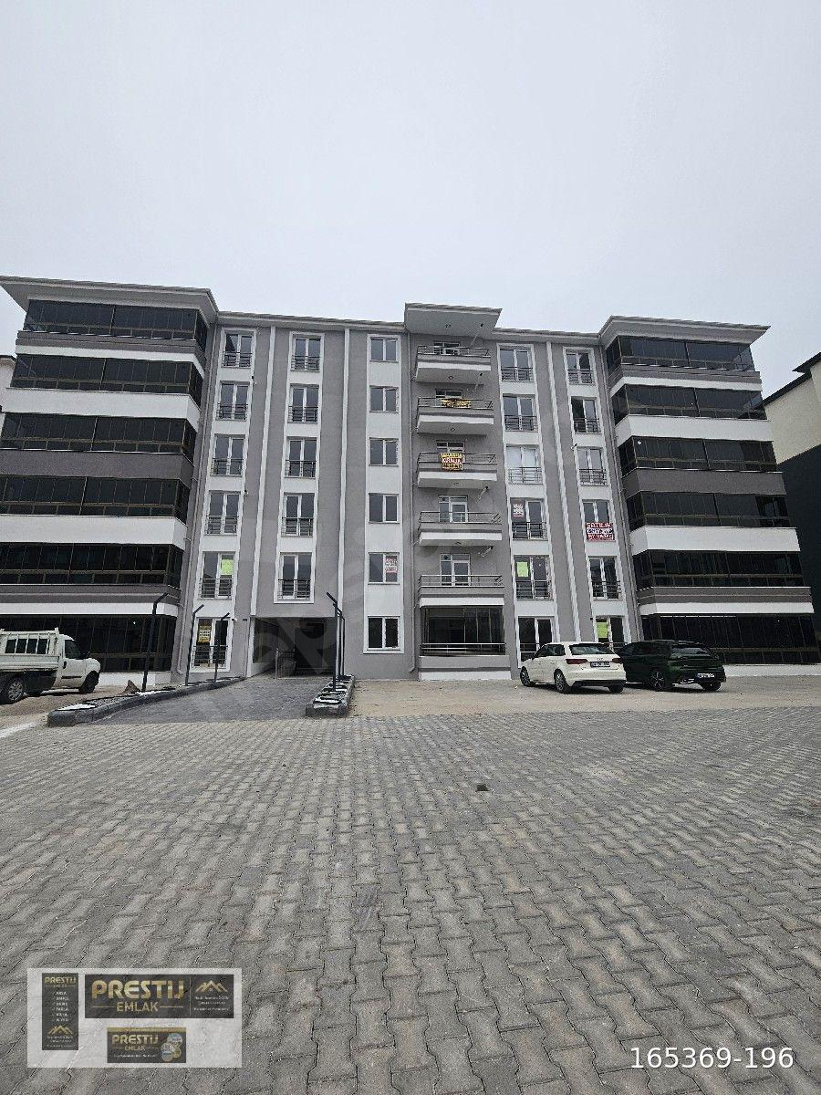 HASTANE YOLU ÜZERİNDE MEHMET AKİF OKULU YANINDA KİRALIK 1+1 DAİRE İSTEYENE EŞYALIDA VERİLE BİLİR