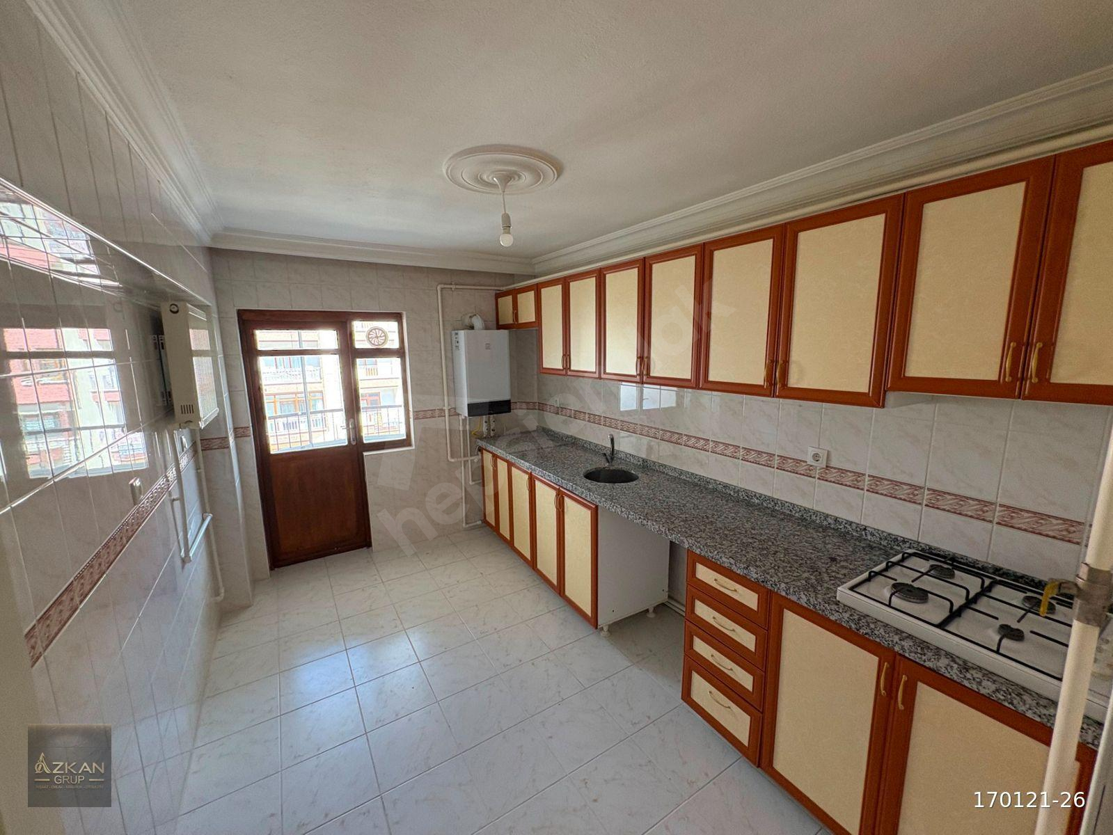 SANCAKTEPE'DE KATTA 3+1 TEMİZ YAPILI ÖN CEPHE SATILIK DAİRE!!