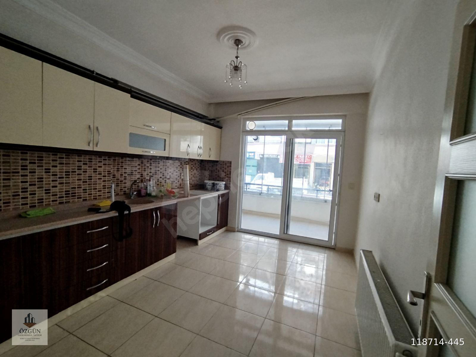 ÖZGÜNDEN PTT Ye yakın UYGUN FİYATLI GENİŞ 3+1 130 M2