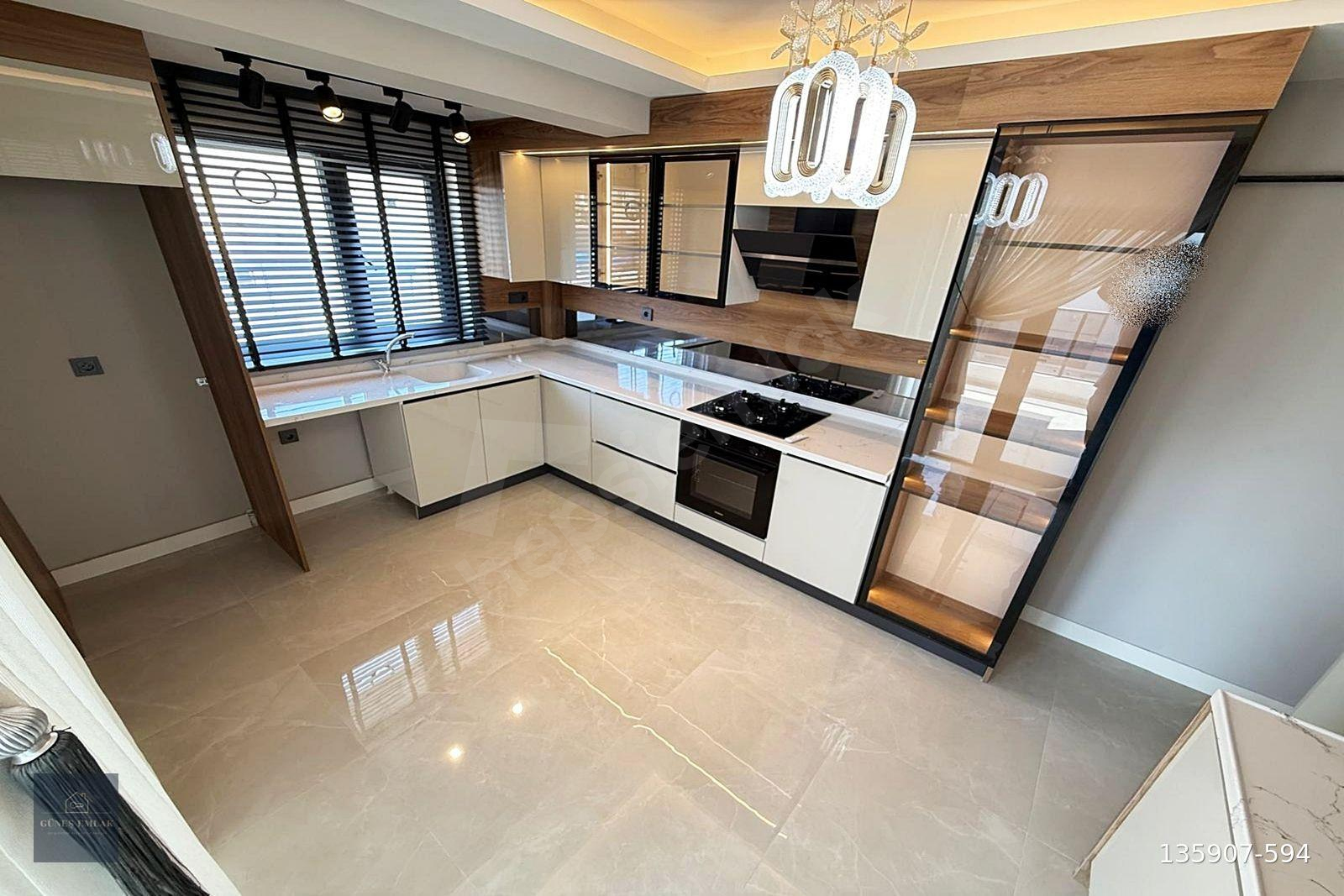 GÜNEŞ EMLAK*ULTRA LÜKS KATTA MODERN MİMARİ 3+1 SATILIK DAİRE