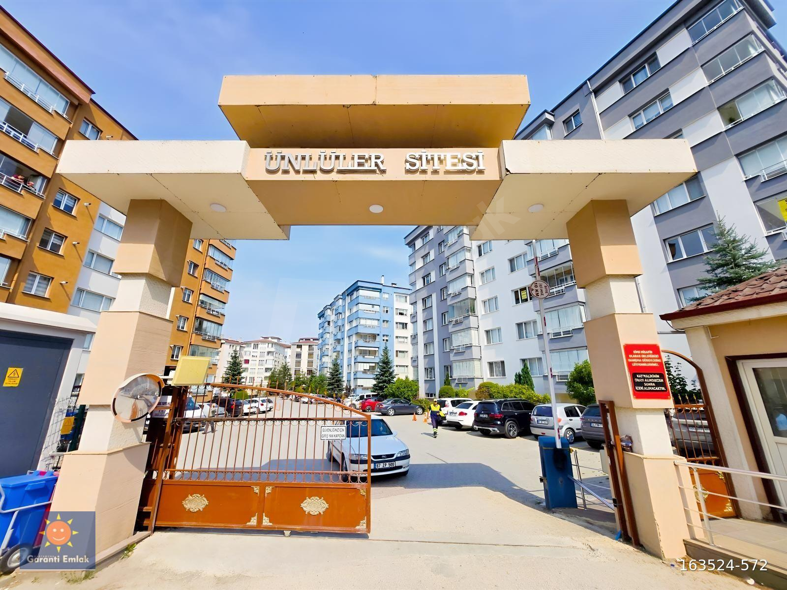 ¶ Garanti Emlak'tan - Ünlüler Sitesinde - 220 m² Emsalsiz Daire