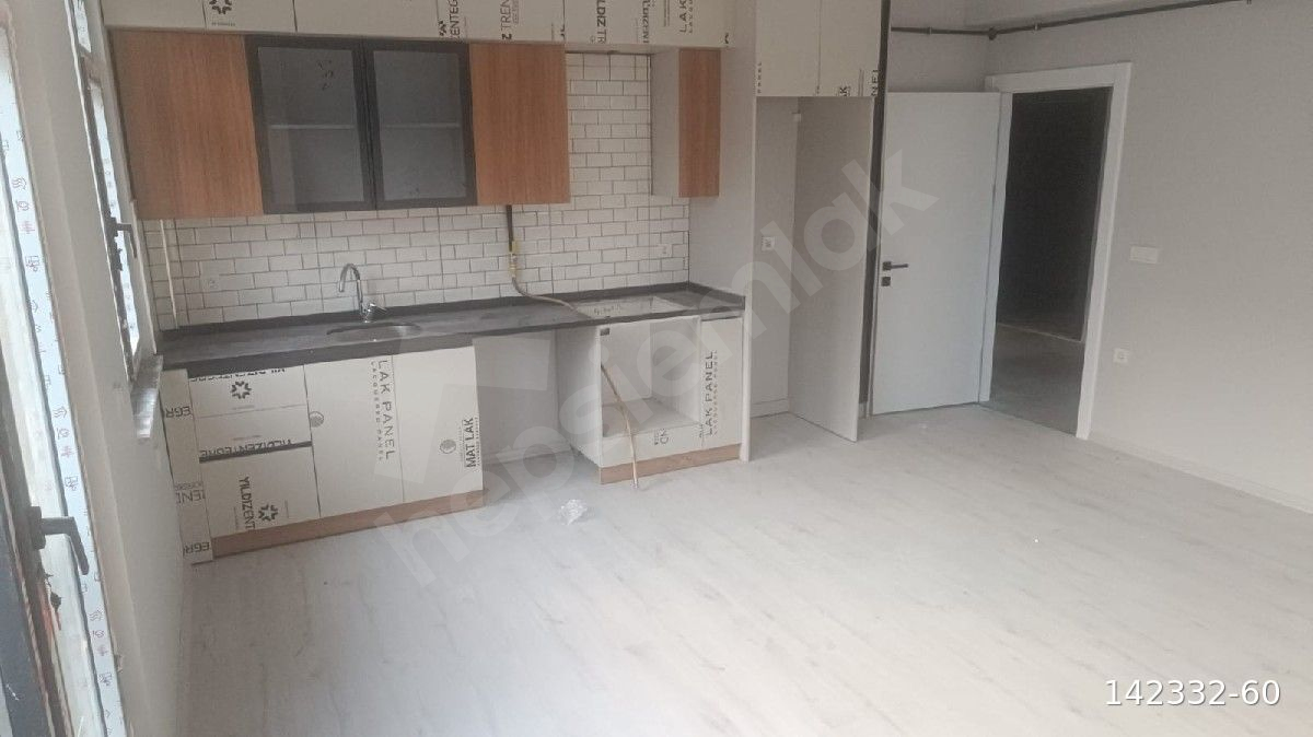 BOLU MERKEZ ÇOK GÜZEL KONUMDA SIFIR SATILIK 2+1 DAÍRE UYGUN FÍYAT