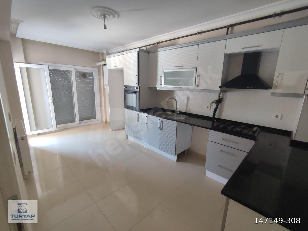 Yeni Girne , Soğukkuyu Mahallesi Geniş ve Ferah Satılık 3+1 Dair