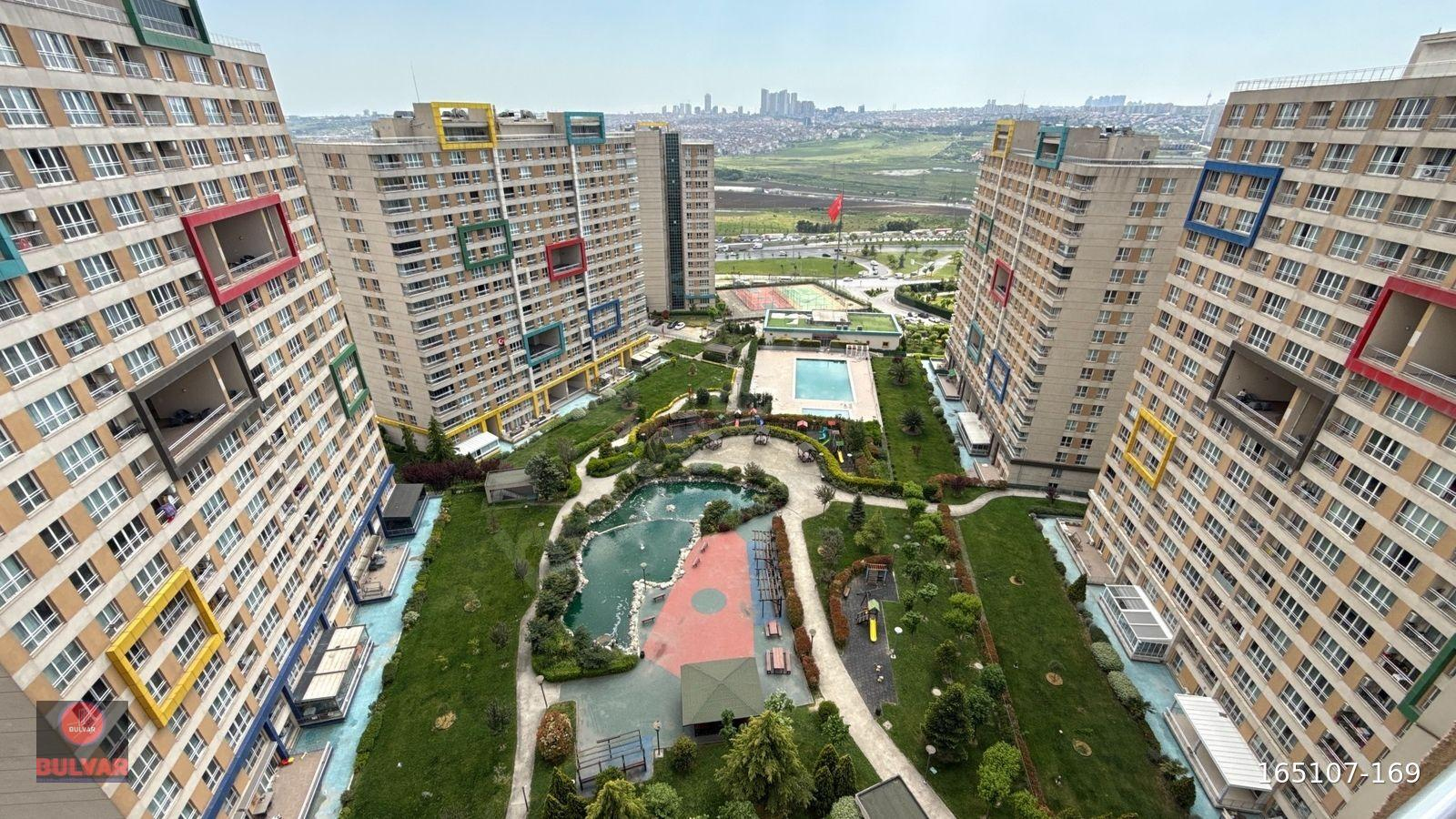 Biristanbul Sitesi 3+1 Satılık Daire 170m2 Kapalı Mutfak