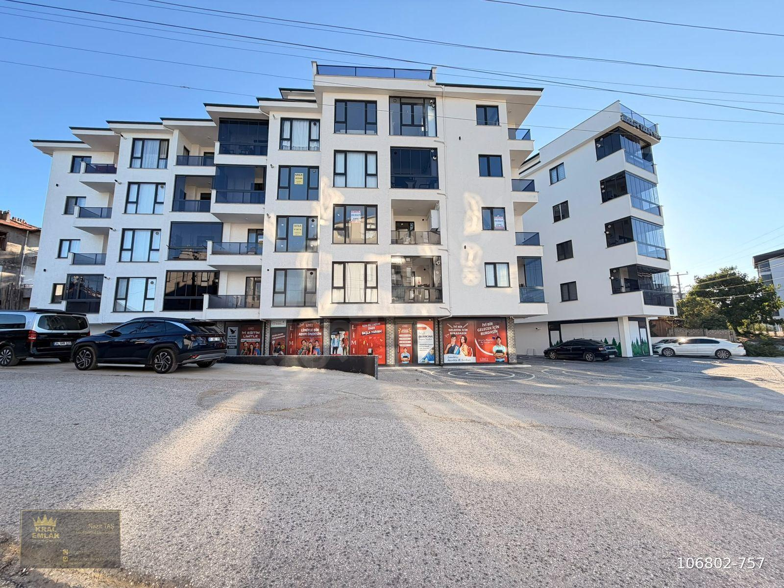 ÇUHALLI ÇARŞISINDA OLDUKÇA GENİŞ SIFIR SATILIK 2+1 DAİRE