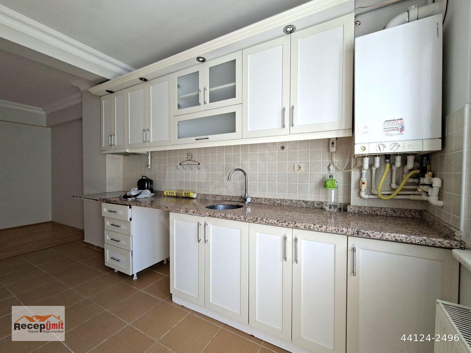 ÖMERAĞADA GAZİ İLKOKULU KARŞISINDA KİRALIK 3+1 FERAH GENİŞ DAİRE