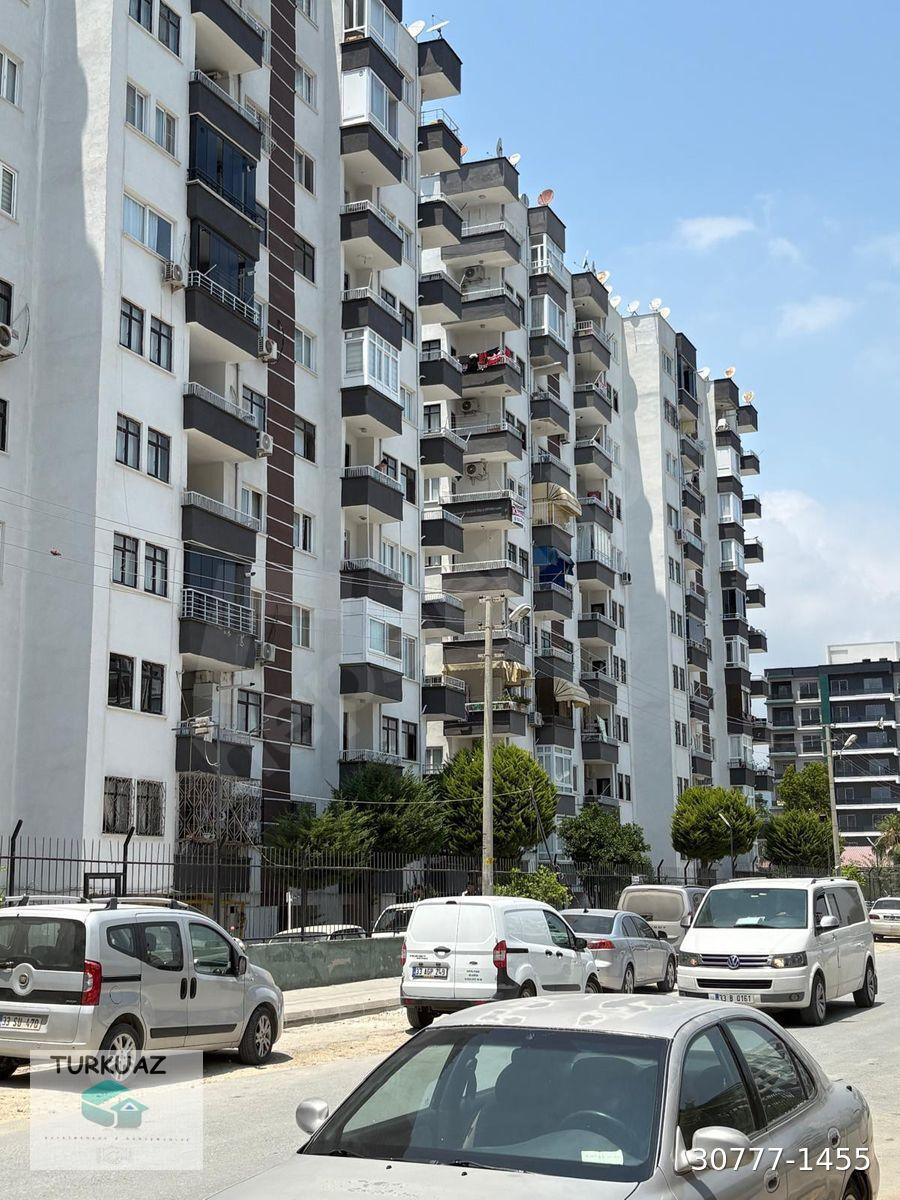 Turkuazdan içi yapılı 3+1 Havuzlu Bakımlı Daire
