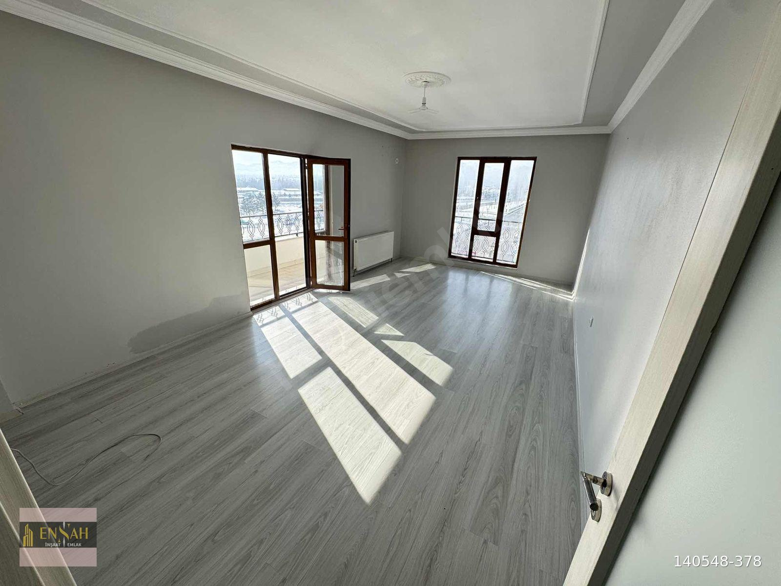 EN&ŞAH'TAN SİMANİ'DE KİRALIK ARA KAT 160M2 3+1 DAİRE