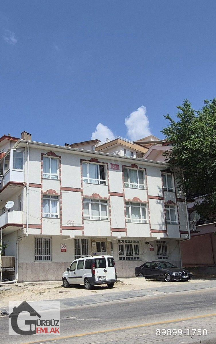 GÜRBÜZ EMLAKTAN NEZİH SEMTLERDEN TÜRKÖZÜ MAHALLESİ'NDE CADDE ÜZERİ SATILIK 3+1EŞYALI KİRACILI DAİRE.