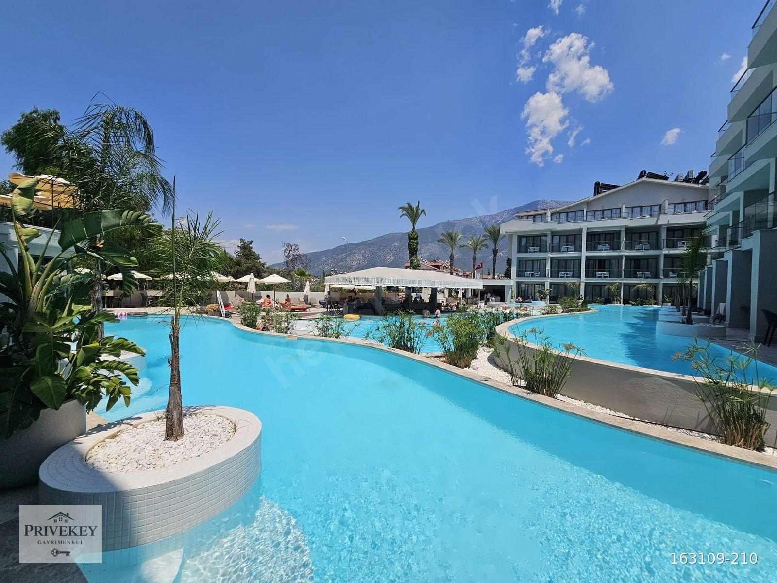 Fethiye Ölüdeniz de Otel Konforunda 1+1 Swim-Up Dubleks Daire