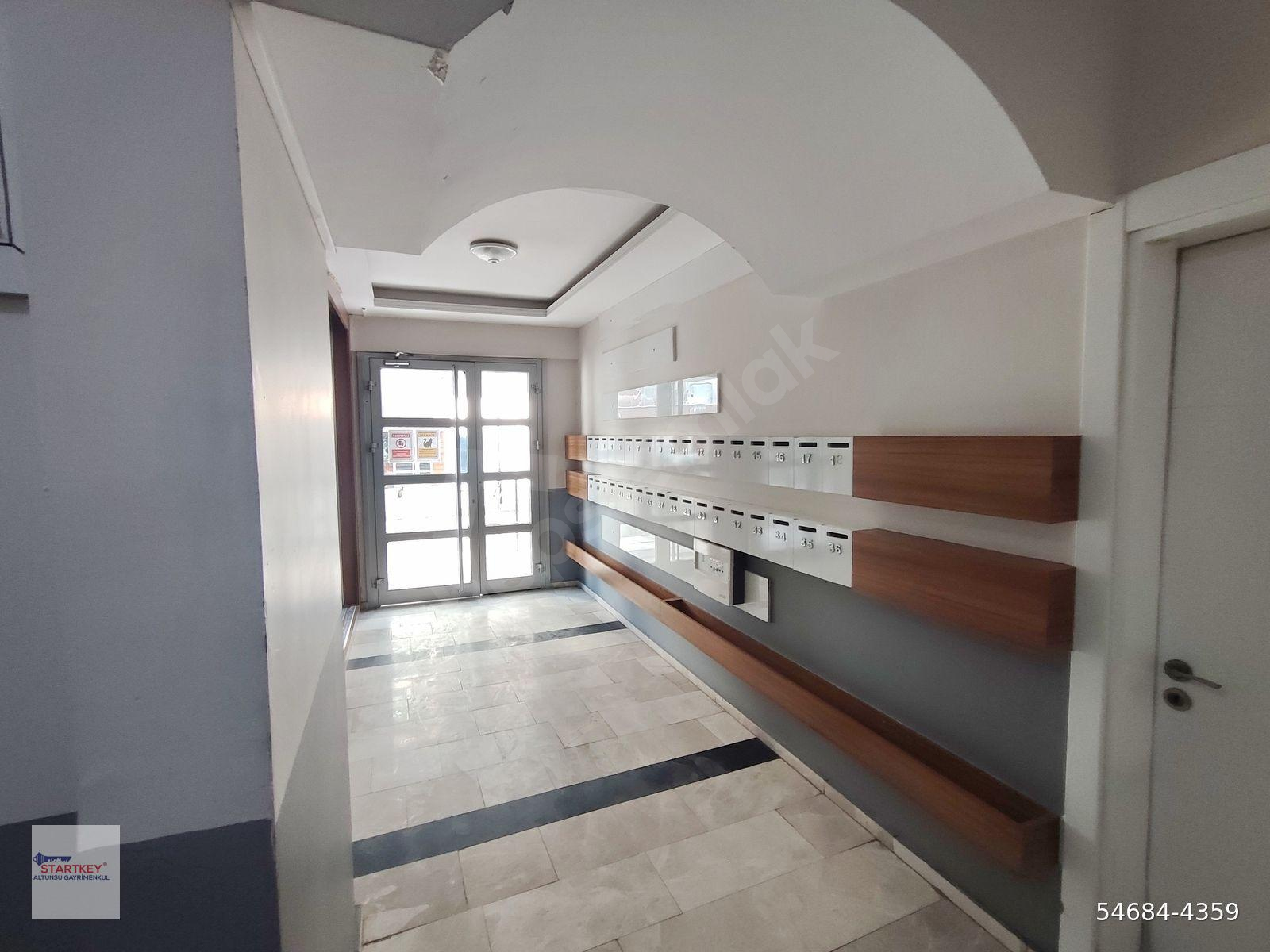 Bayraklı Yamanlar Zerrin Hanım Sitesinde 3+1 Kiralık Daire