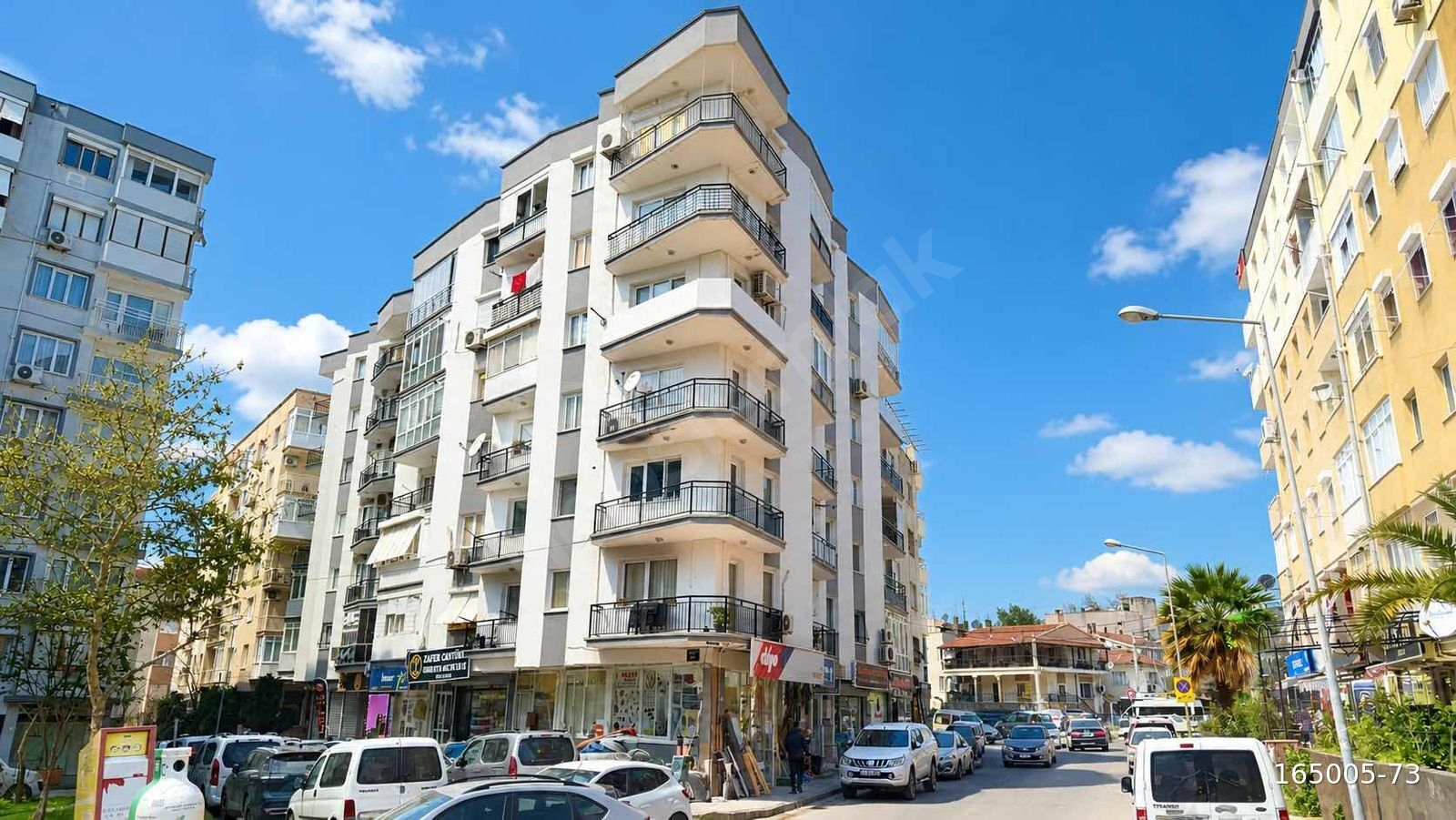 BORNOVANIN GÖZDE LOKASYONUNDA 130 M² 3+1 SATILIK! DAİRE