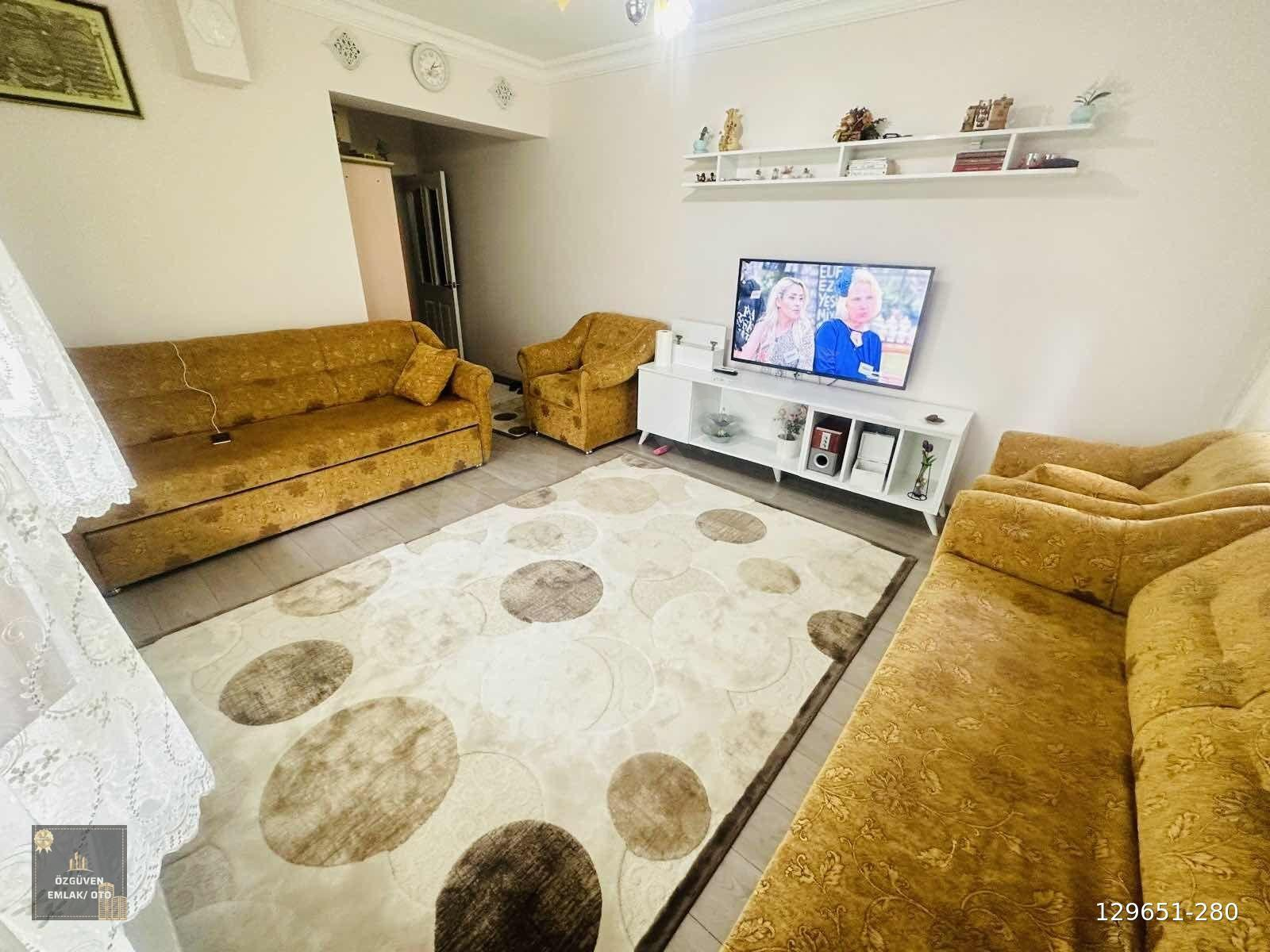 ÖZGÜVEM EMLAK'TAN KARAPÜRÇEK'TE 2+1 GİRİŞ DİŞ HASTANESİ YANI