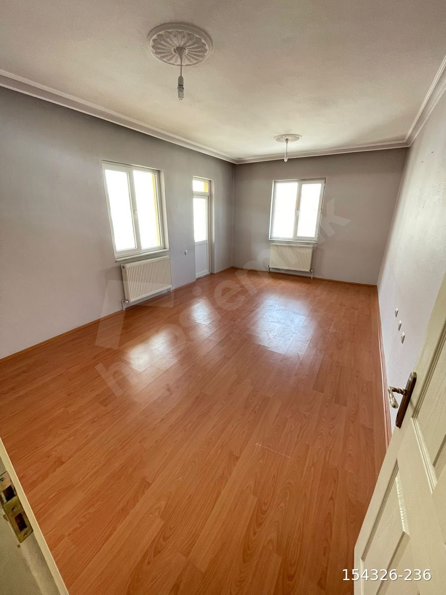 GARANTİ EMLAKTAN 3+1 ESNAFEVLERDE SATILIK FIRSAT DAİRE