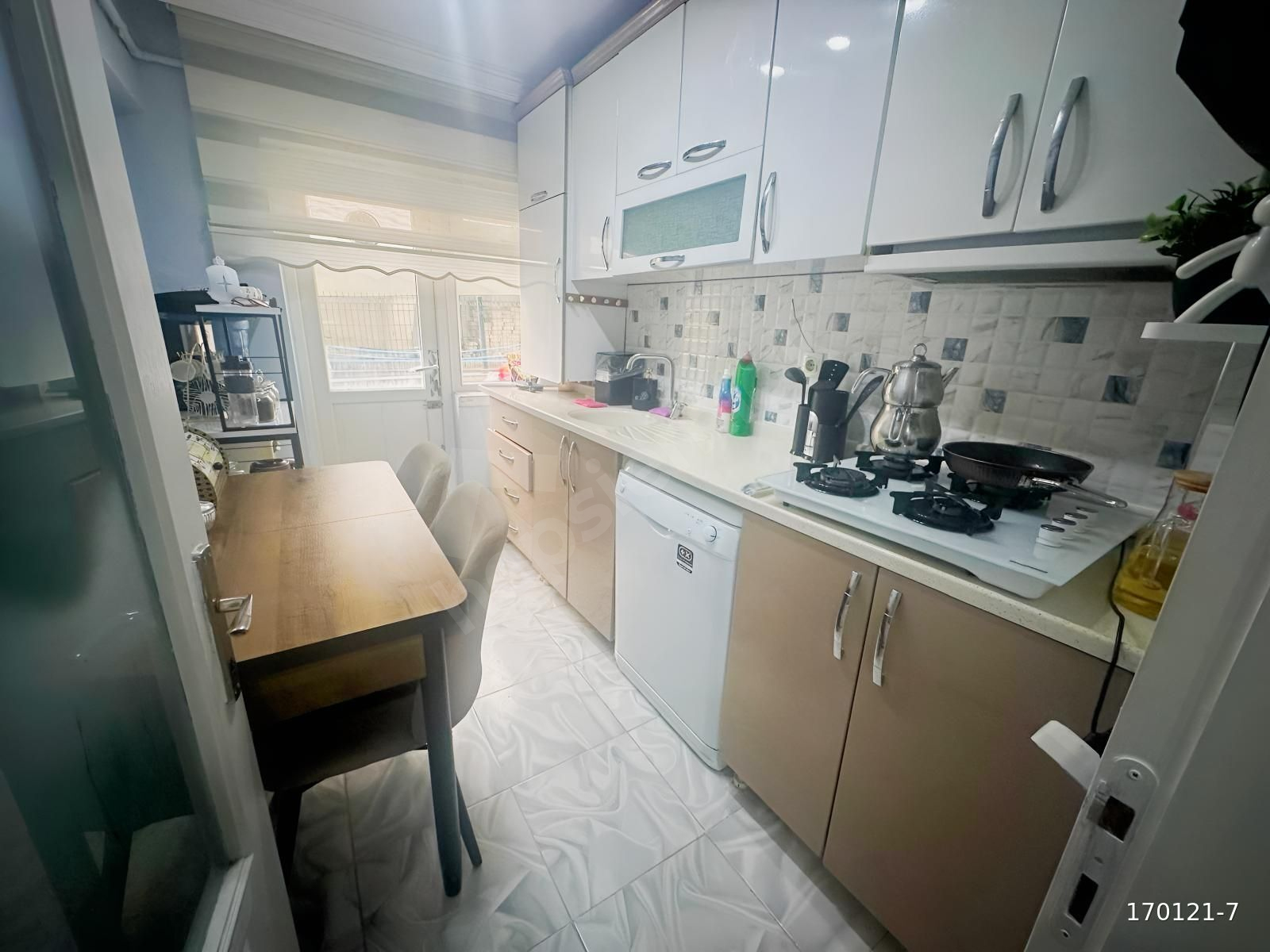 İNCİRLİ'DE CADDE YAKININDA FULL YAPILI 2+1 KAT KONUMUNDA DAİRE!!