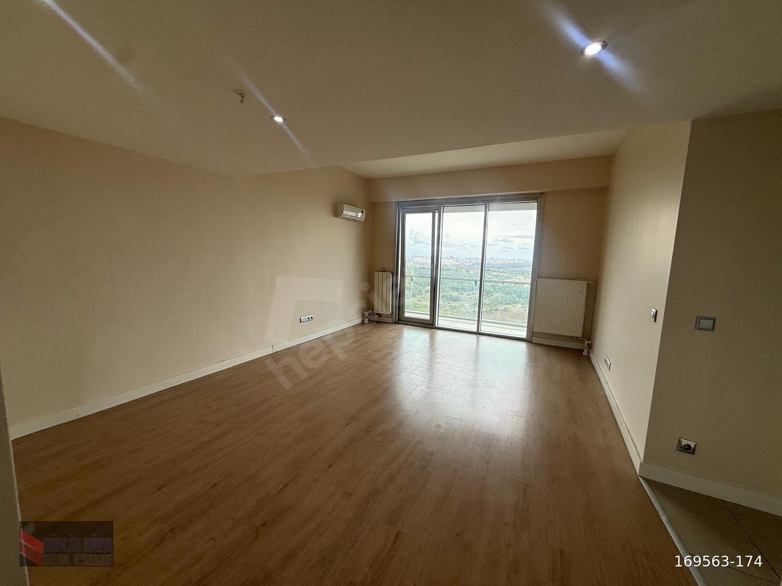 BATIŞEHİR HİRA'DAN KİRALIK TERASLI 3+1 DAİRE