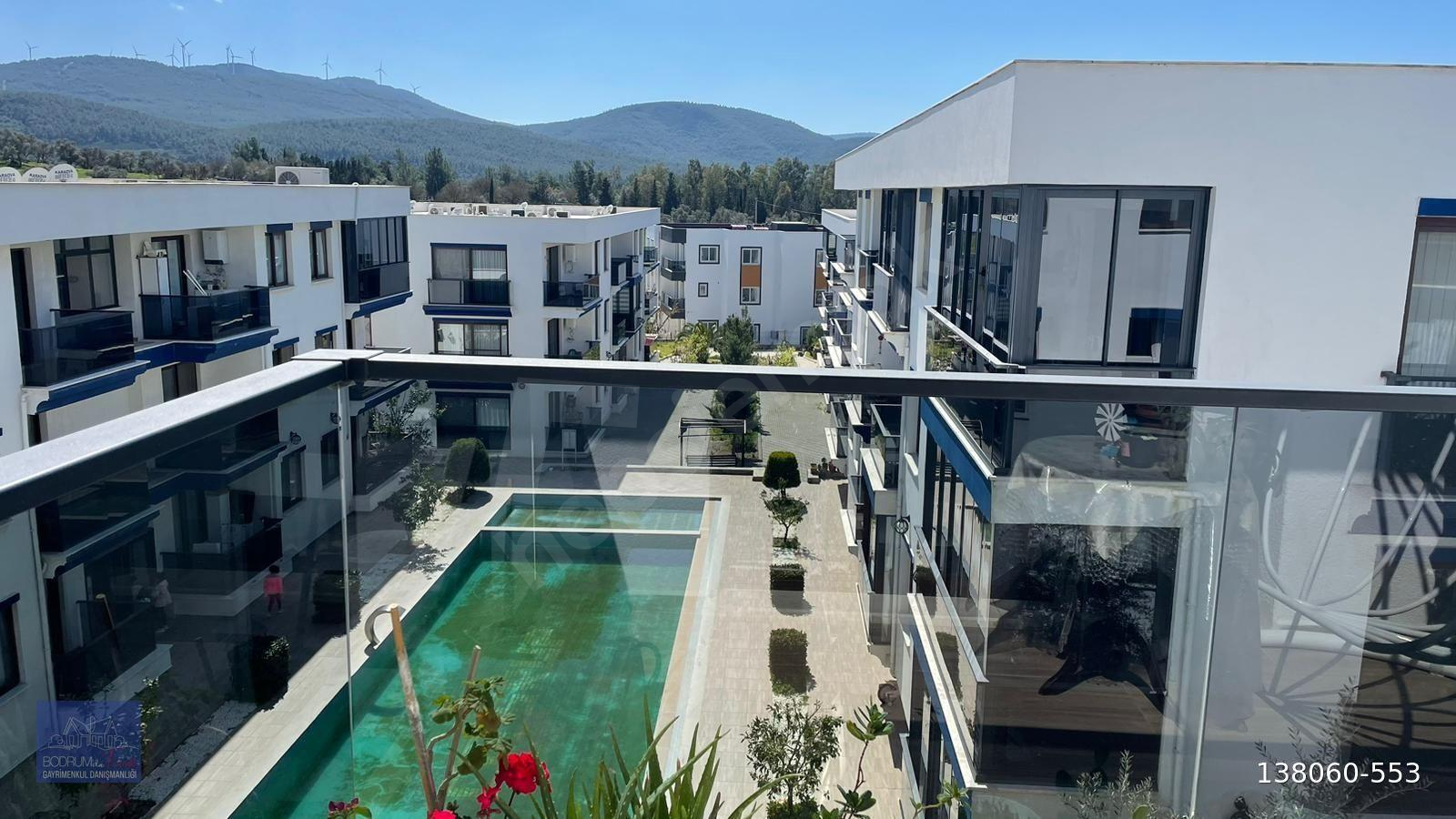Bodrum Mumcular Havuzlu Sitede Doğa Manzaralı 3+1 Satılık Daire