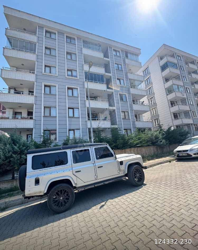 UZMANDAN KÖRFEZ DE TRAMVAYA 200 MT MESAFEDE EŞYASIZ KİRALIK 1+1