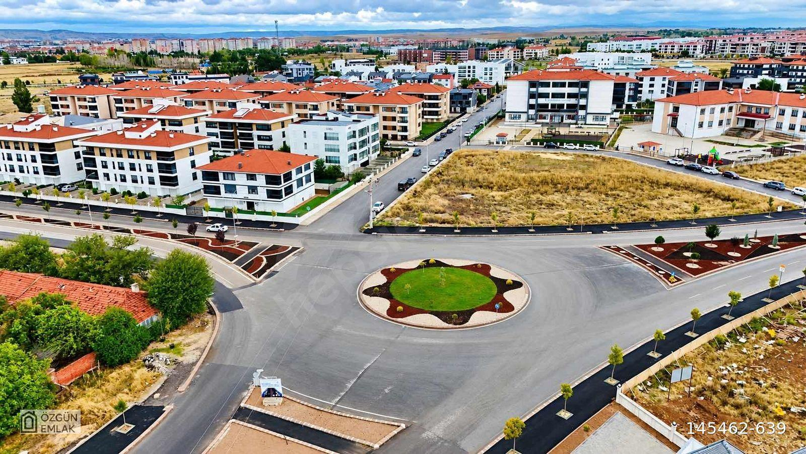 ÖZGÜN'DEN AŞAĞI SÖĞÜTÖNÜNDE LÜKS AMERİKAN MUTFAKLI 2+1 DAİRE