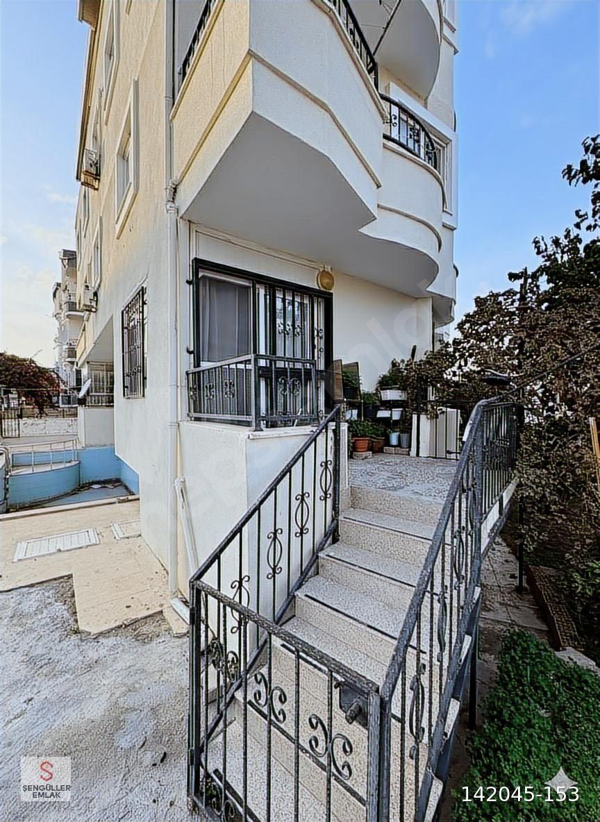 Didim Cumhuriyet Mahallesinde Bahçeden Müstakil Girişli 2+1