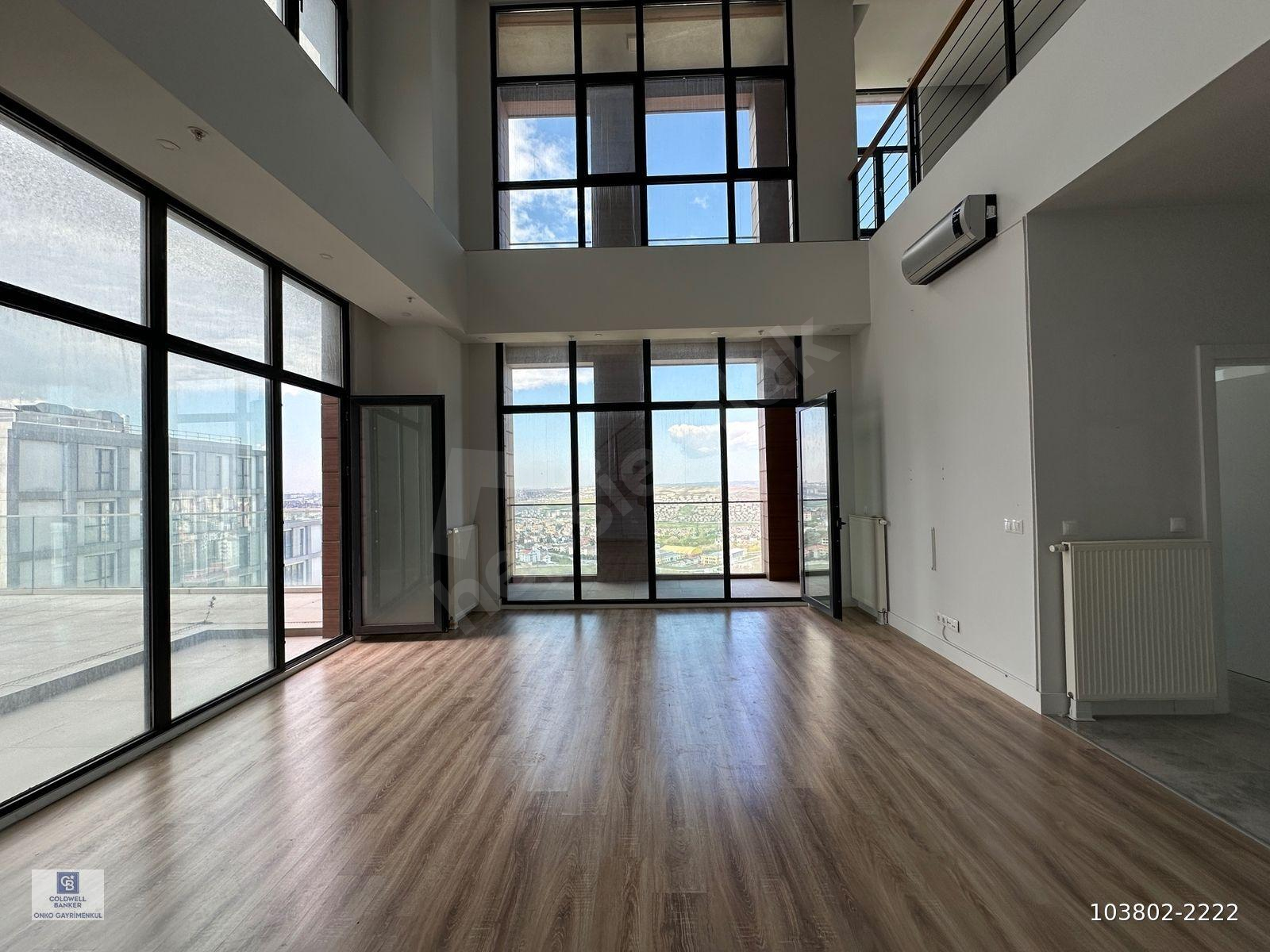 BAHÇEŞEHİR AKZİRVE STRADA ÖZEL LOFT DAİRE 4+1 SATILIK TERASLI