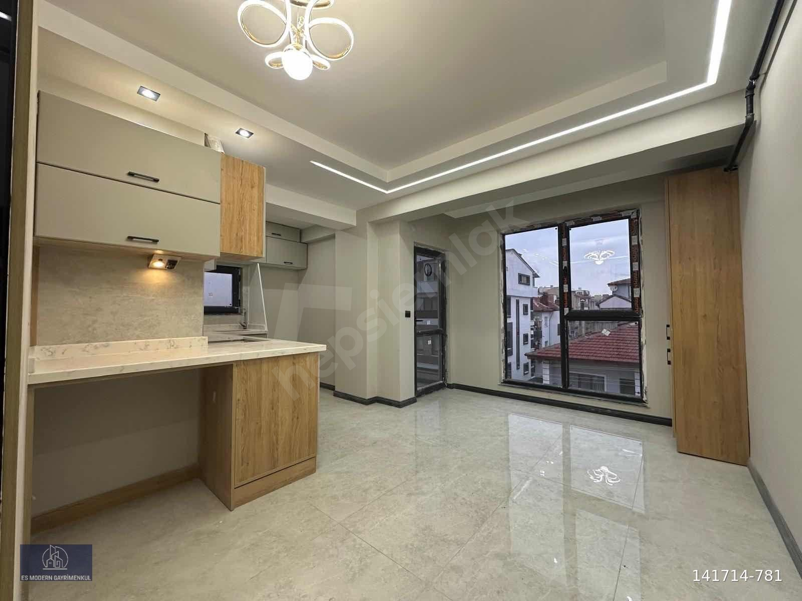 İSMET İNÖNÜ 2 CAD.YAKINI BALKONLU 1+1 LÜX SATILIK DAİRE