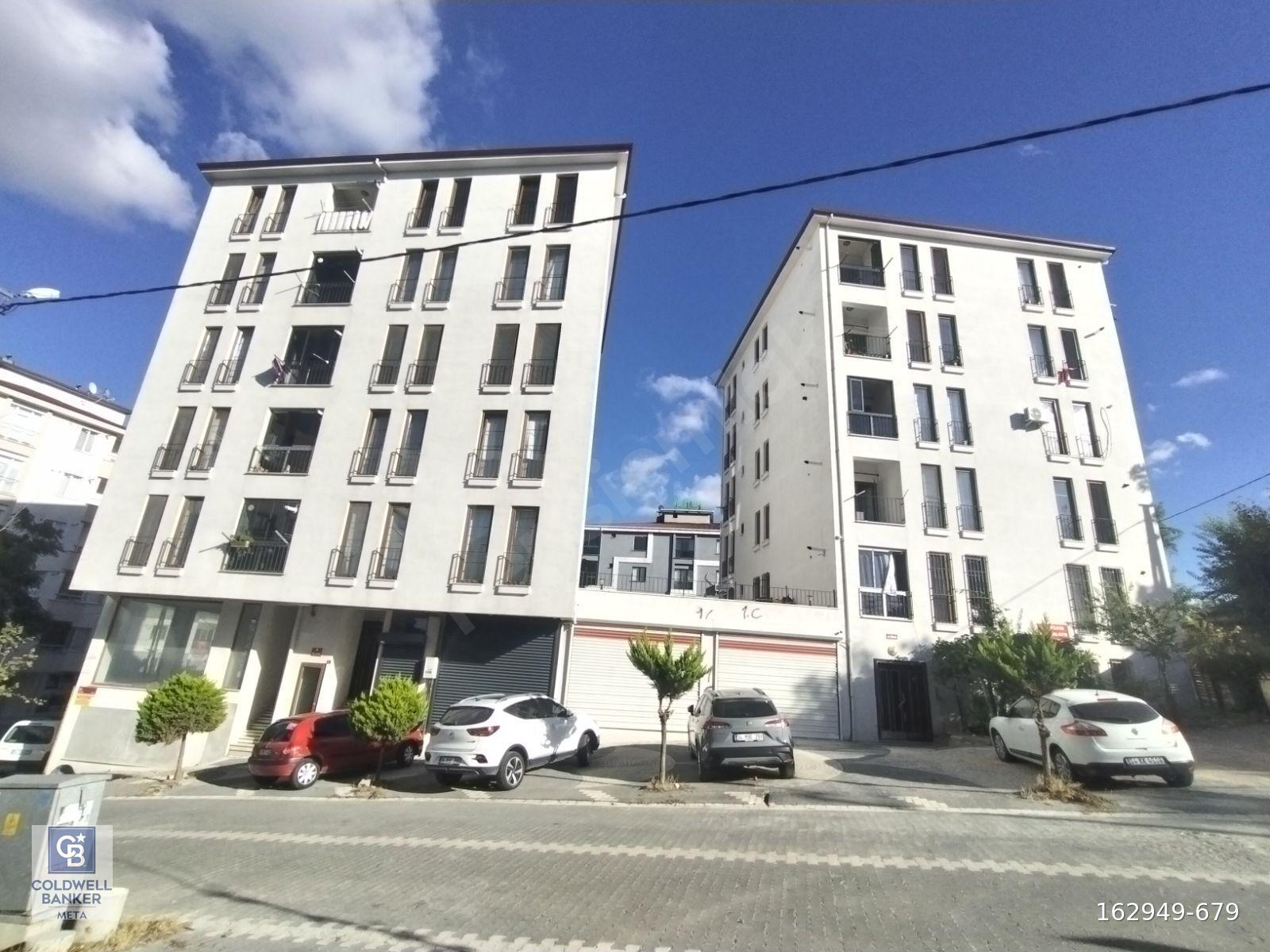 SATILIK 2+1 ARNAVUTKÖY HADIMKÖY MERKEZDE