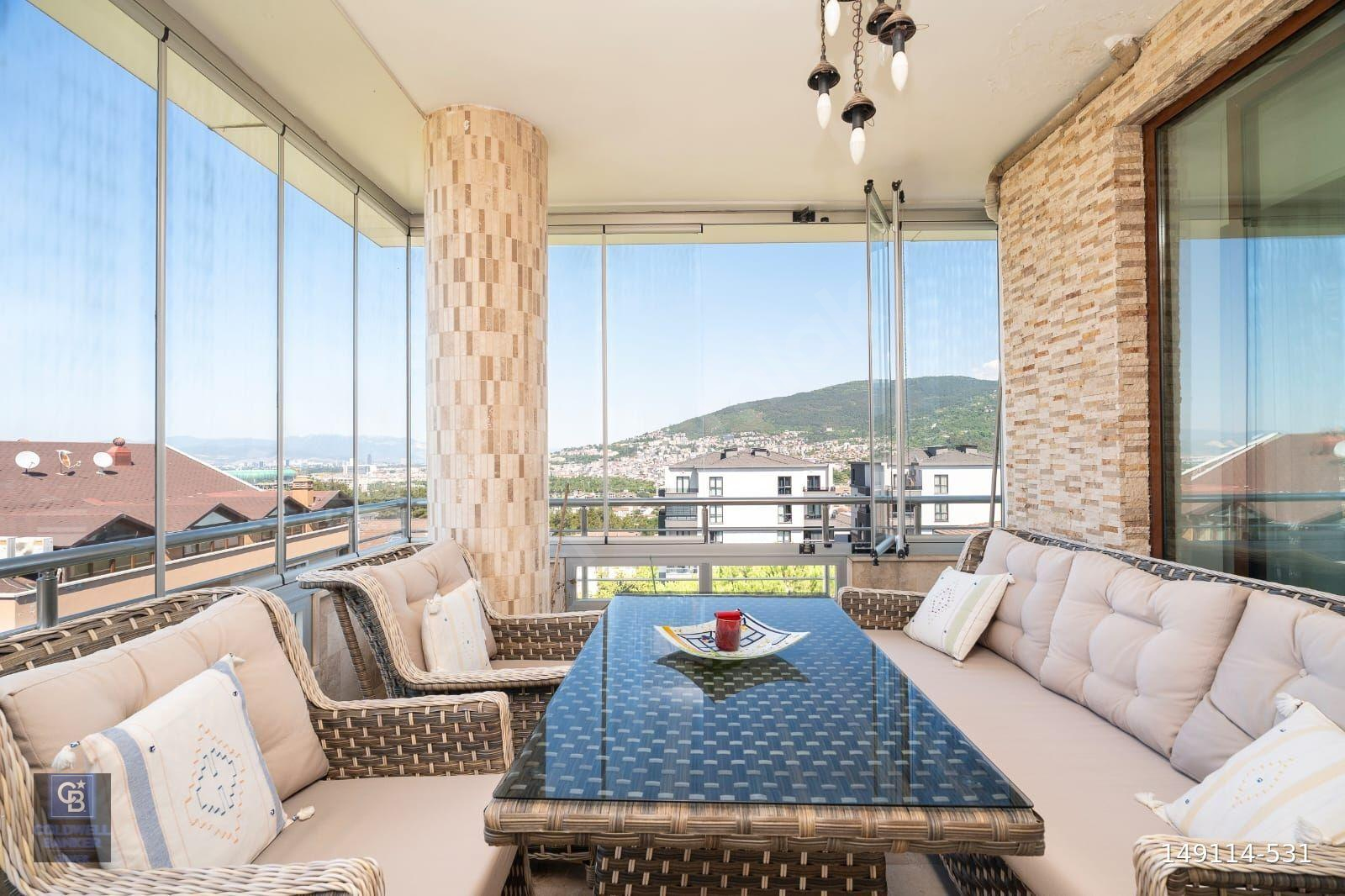 ÇAMLICA DA VİLLA KONFORUNDA KESİNTİSİZ MANZARALI 6+1 DAİRE