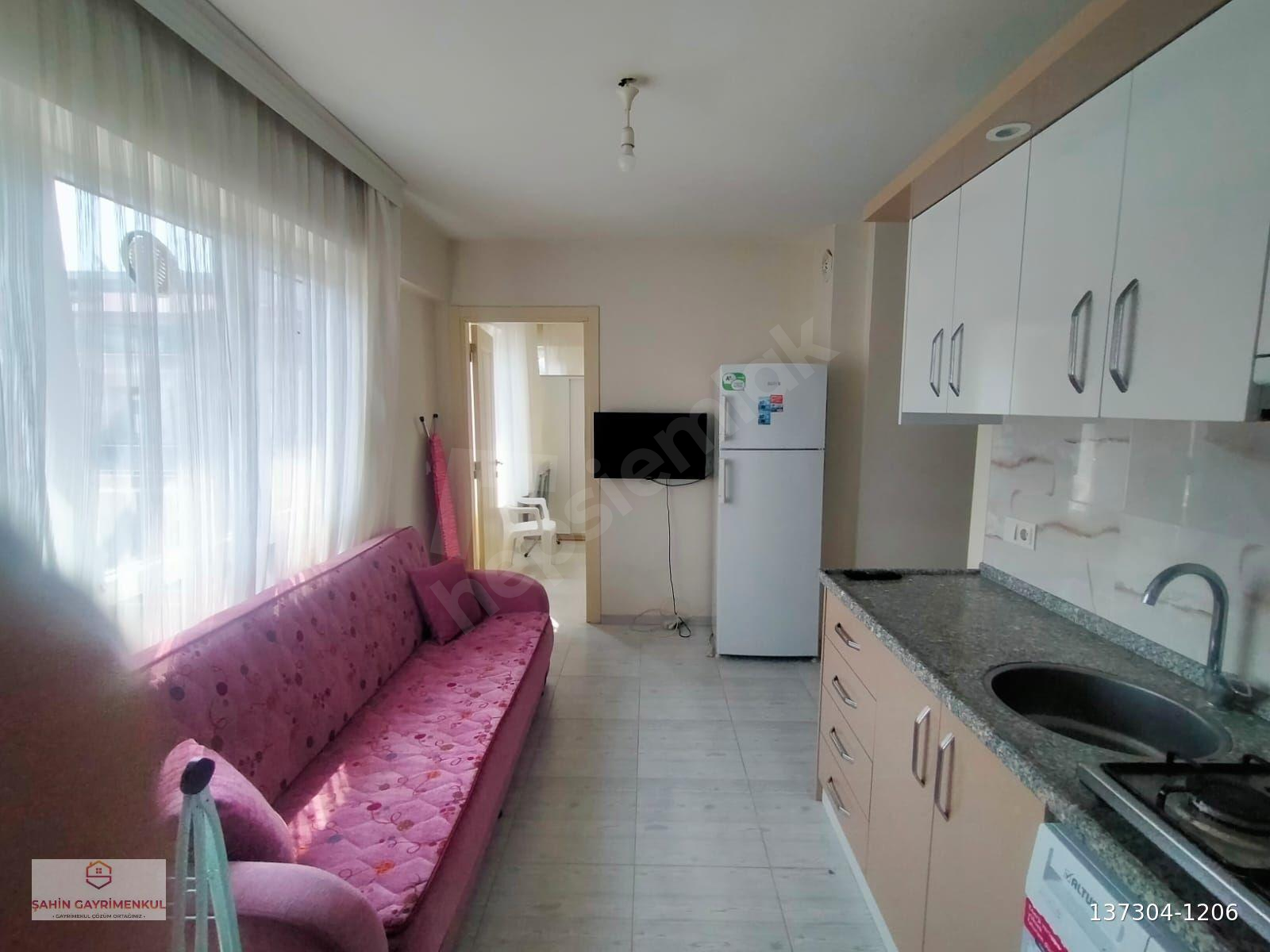 BAĞBAŞI ZEYTİNKÖY MAH.FUL EŞYALI 1+1 KİRALIK APART.