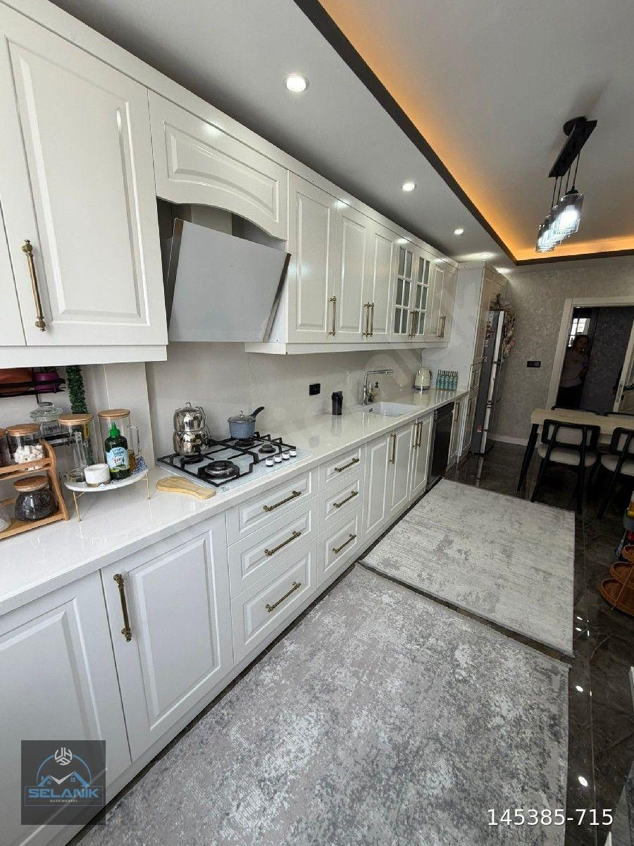 ADANA ÇUKUROVA HUZUREVLERİ MAHALLESİ SATILIK 3+1 DAİRE K.MUTFAK E.BANYOLU CAM BALKONLU İSKANLI