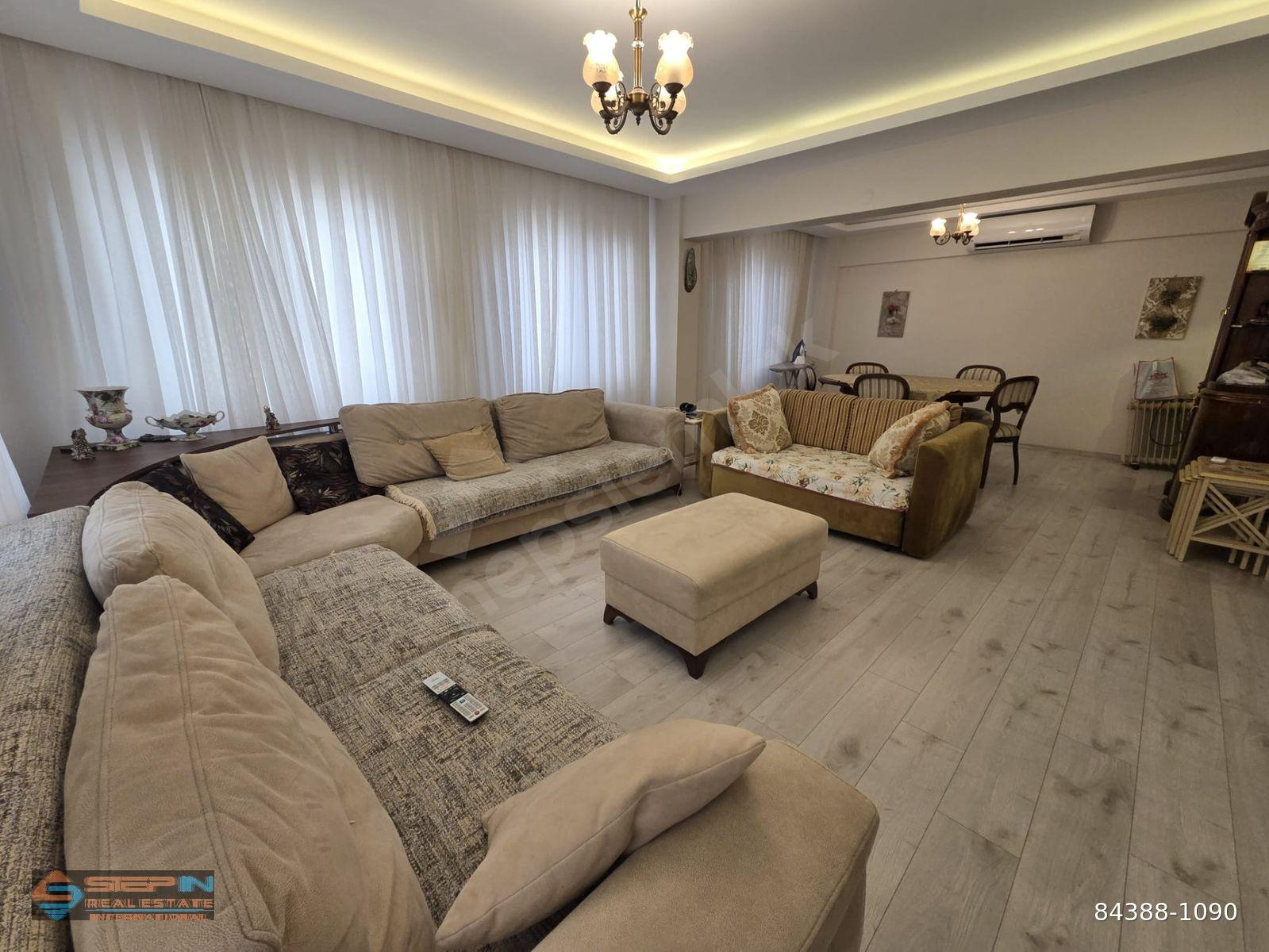 Marmaris Merkezde Sahile 10 Metre Mesafede Full Eşyalı 2+1 Kiralık Daire