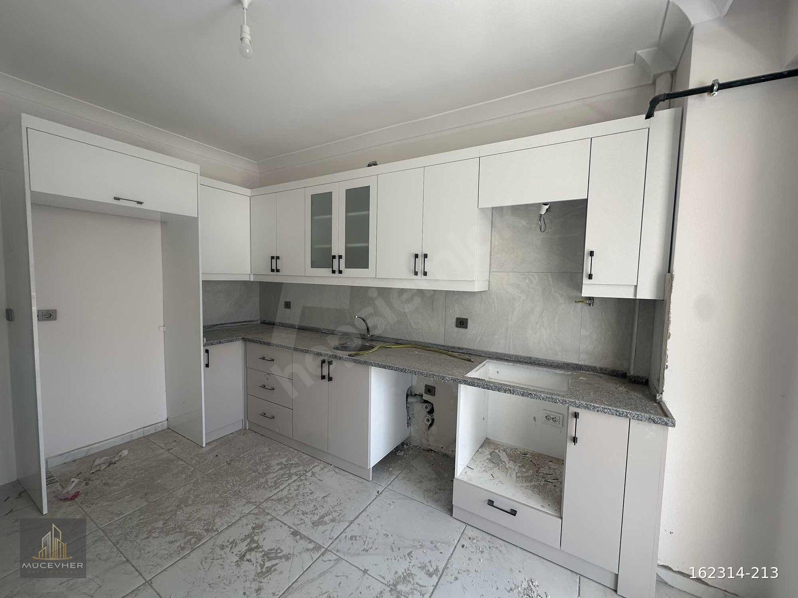 MÜCEVHER GAYRİMENKUL CUKUROVA LİSESİ CİVARI SATILIK 3+1 DAİRE