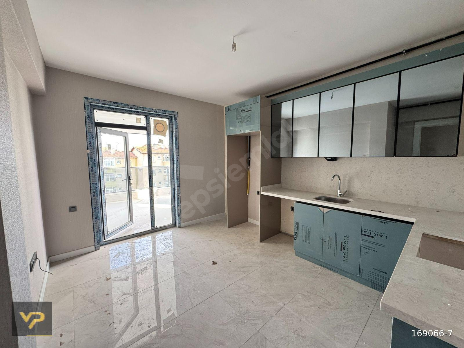 VİP'DEN GÜNEŞEVLERDE MERKEZİ KONUM LÜKS YAPILI SATILIK 3+1 DAİRE