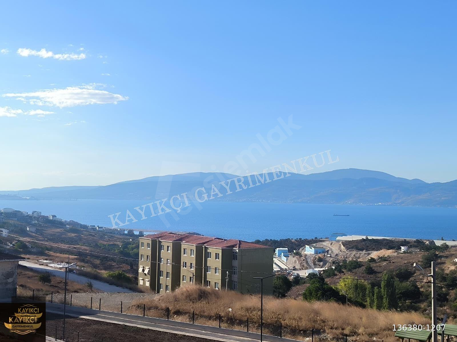 LEVENT MAHALLESİ FULL DENİZ MANZARALI ASANSÖRLÜ 3+1 ARAKAT