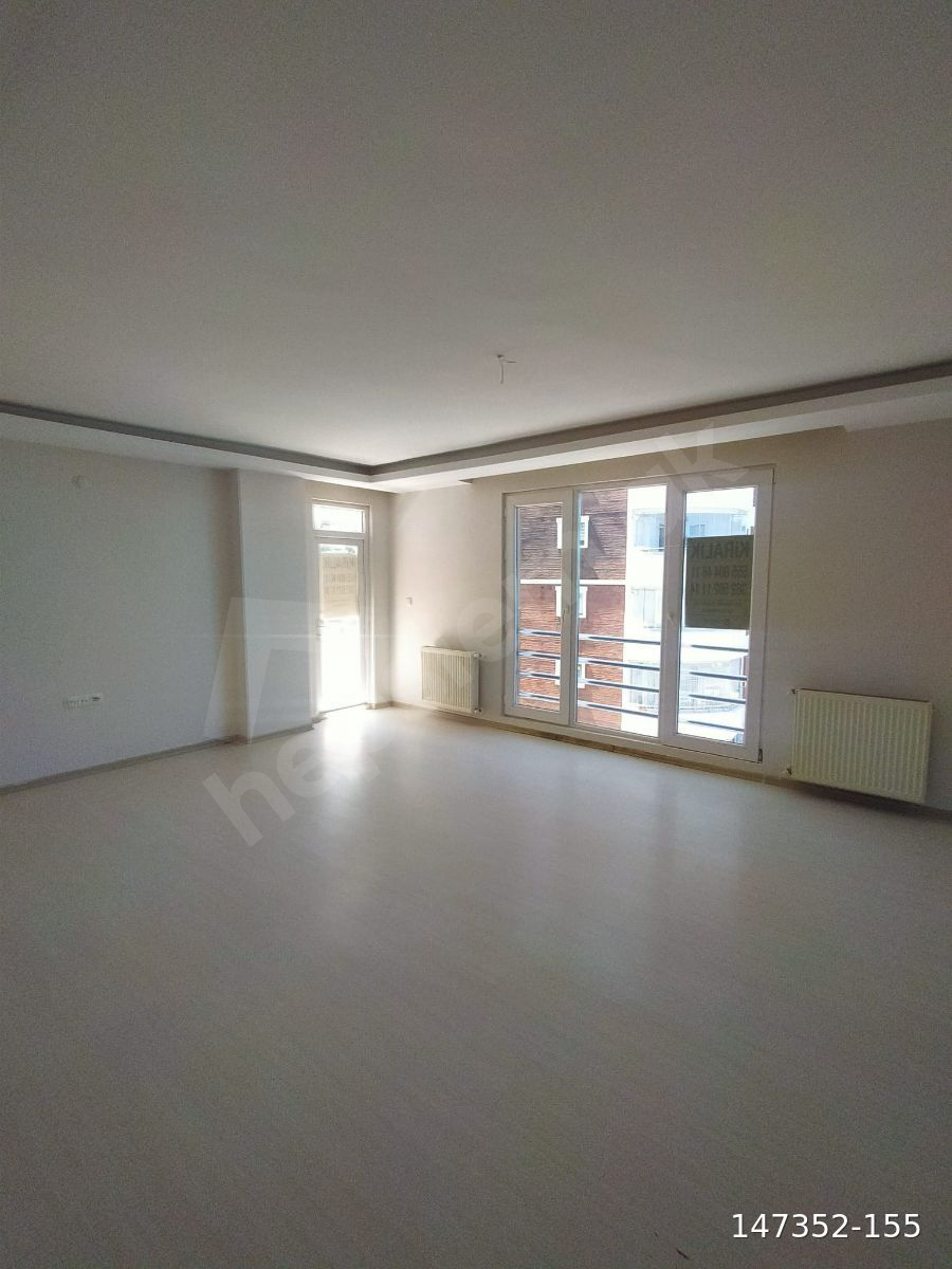 TRAMVAYIN DİBİNDE, YENİ BOYALI, 3+1 KİRALIK DAİRE