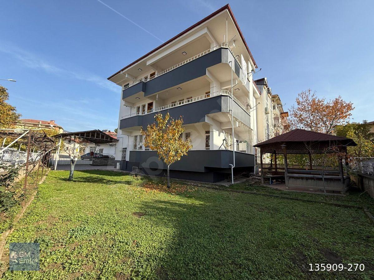 TOKAT/NİKSAR DA 3 KATLI 3+1 SATILIK APARTMAN