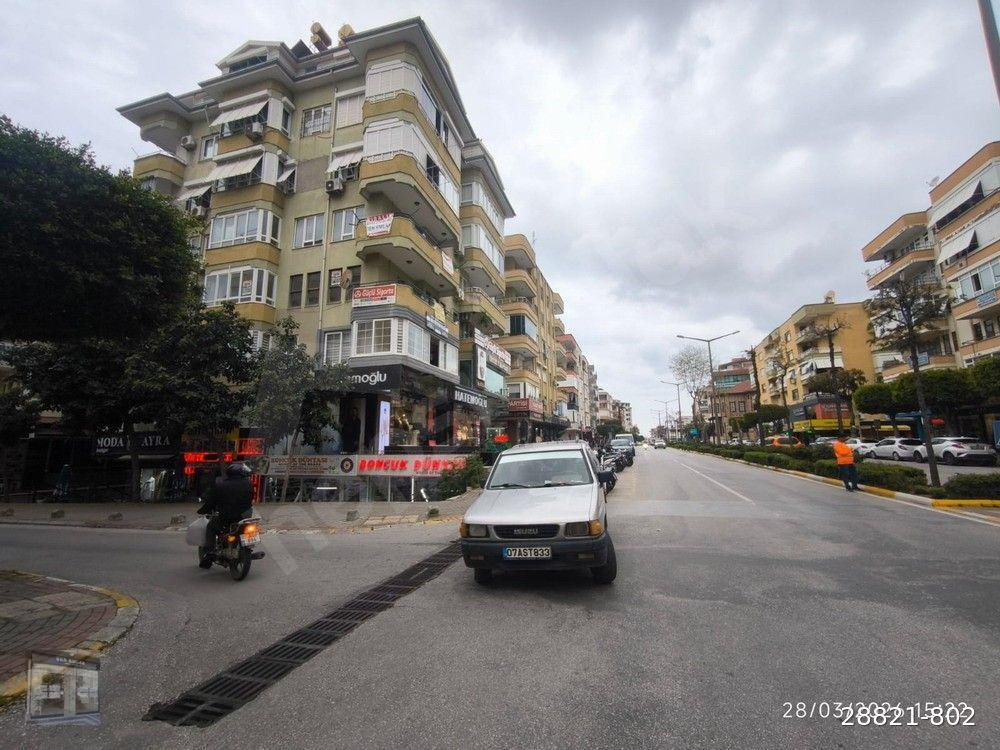 Alanya şehir merkezinde kiralık 2+1 asansörlü 140m2 daire