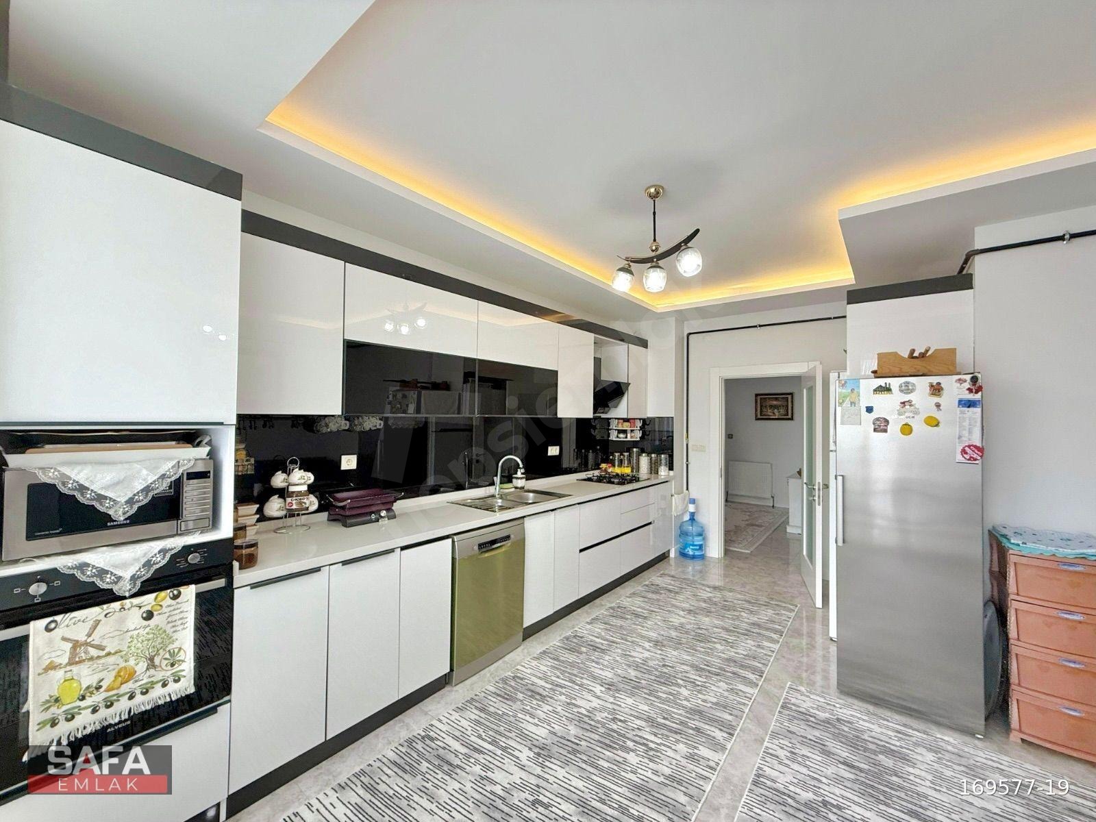 SAFA'DAN ▓ SARAY FATİH'DE 3 BLOKLU SİTE'DE 195M² K.OTOPARKLI 4+1